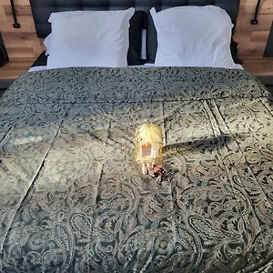https://akwaba-chez-ouli.fr-provencehotel.com